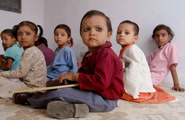 मदरसे में पढ़ते बच्चे