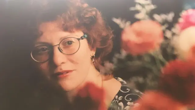 ሓያሎ ስብእናታት ጄኒ ኣዝዮም በላሕትን ዝተራቐቑን እዮም