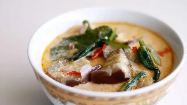 Sayur lodeh terbuat dari bahan-bahan sederhana dan berkuah santan pedas.