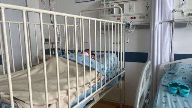 Criança resgata recebe cuidadosjogos online em grupoleitojogos onlinejogos online em grupogrupohospital