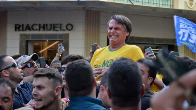 Ông Jair Bolsonaro bị đâm vào năm 2018 khi đang trên đường vận động tranh cử