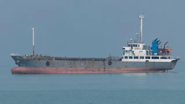 তেলের ট্যাংকার ইরান থেকে বের হবার পরই ট্র্যাকিং সিস্টেম বন্ধ করে দেয়