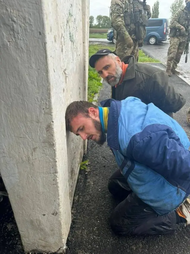 Батька та сина затримали 21 квітня