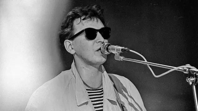 Сергій Кузьмінський фронтмен гурту "Брати Гадюкіни"