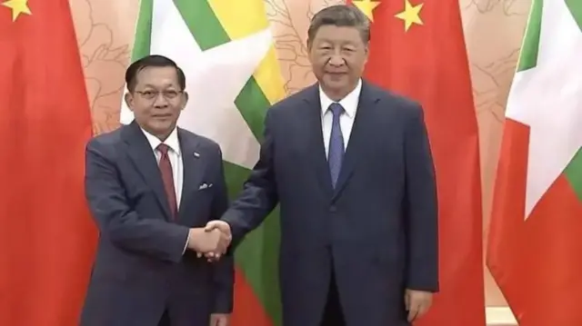 ၂၀၂၅ သြဂုတ် - အာဏာသိမ်းပြီးတဲ့နောက် စစ်ခေါင်းဆောင်ရဲ့ ဒုတိယအကြိမ်မြောက်တရုတ်ခရီးစဥ်ဖြစ်ပြီး သမ္မတရှီနဲ့ တရုတ်မှာပထမဆုံးတွေ့ခွင့်ရ