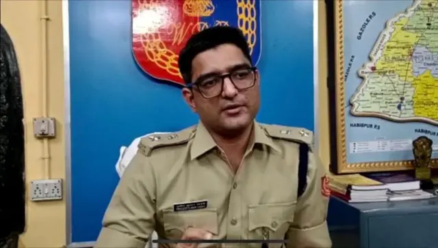 மேற்கு வங்க மால்டா மாவட்ட காவல் கண்காணிப்பாளர் பி கே யாதவ்