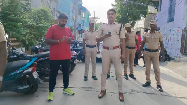 விழுப்புரத்தில் அமலாக்கத்துறை சோதனையைத் தொடர்ந்து பாதுகாப்புப் பணியில் காவல்துறையினர்.