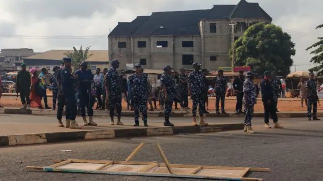 Awọn ọlọpaa lẹnu iṣẹ nibi iwọde kan