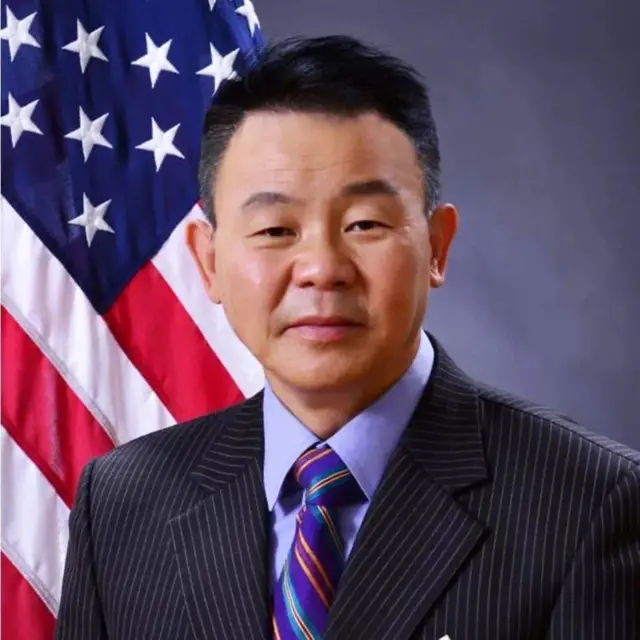 حاول يان الترشح لمقعد في الكونجرس في نيويورك عام 2022