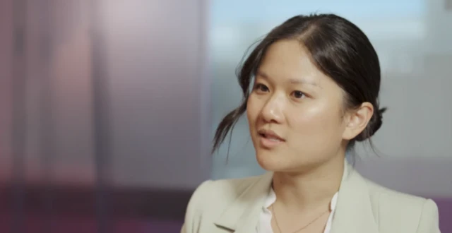 Jornalista Karen Hao em entrevista à BBC News Brasil