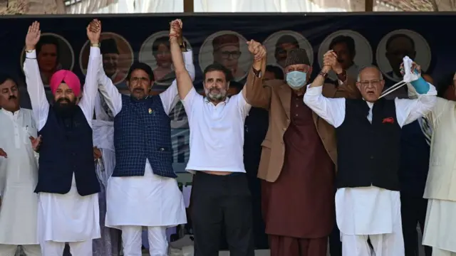 कश्मीर चुनाव में प्रचार करते राहुल गांधी