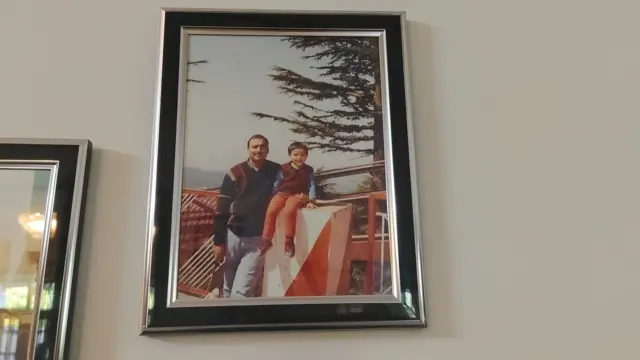 راجیش نروال یاد کرتے ہیں کہ وہ اپنے بیٹے کے بچپن میں اس کے ساتھ کرکٹ کھیلا کرتے تھے