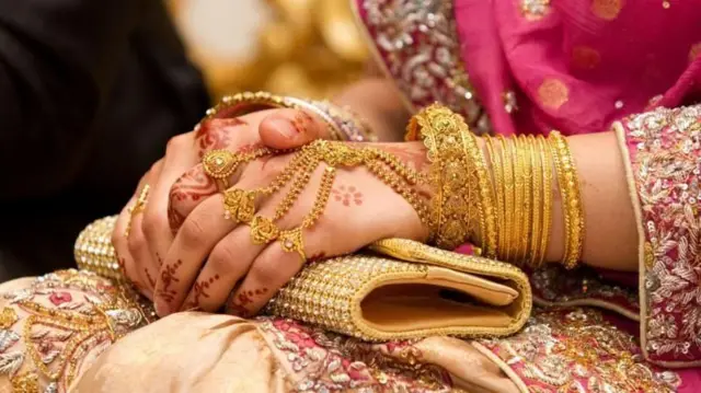 सोनं दागिने 