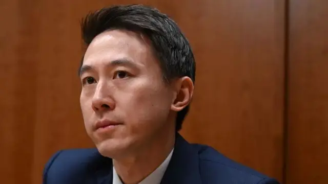 زي تشو المدير التنفيذي لتيك توك