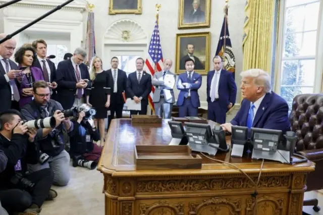 دونالد ترامپ بخشنامه جدید «فشار حداکثری» علیه برنامه هسته‌ای ایران را امضا کرد