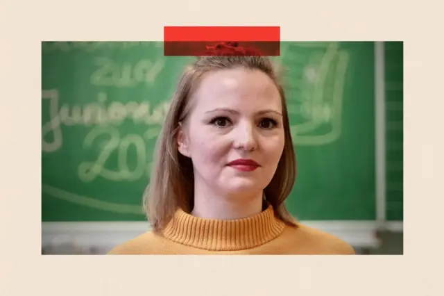 इतिहास आणि सामाजिक विषयाच्या शिक्षिका डायना श्विताल्ला यांनी विद्यार्थ्यांना होलोकॉस्ट नाकारताना आणि हिटलरला "चांगला माणूस" म्हणून वर्णन करताना ऐकलं आहे.