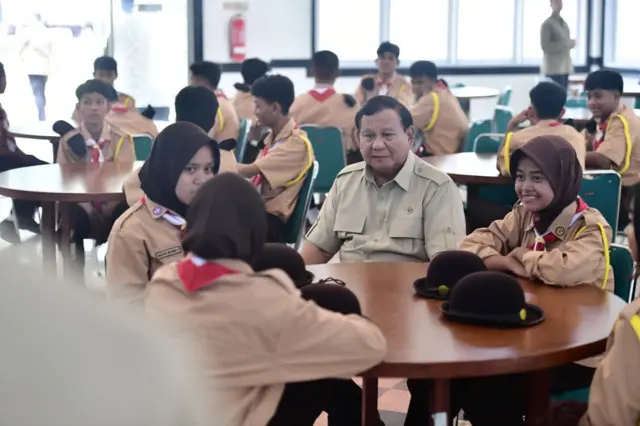 Presiden Prabowo Subianto berjumpa dengan siswa