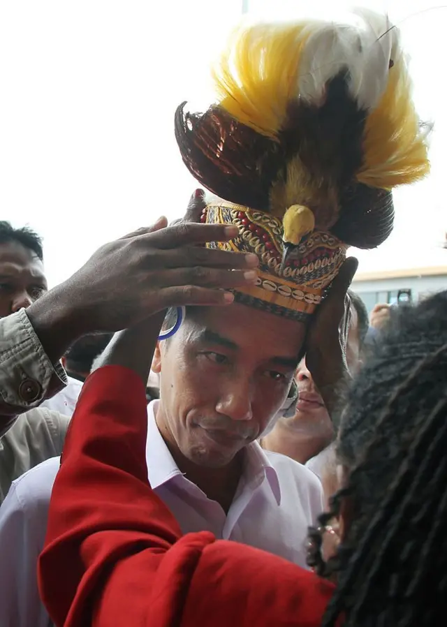 Jokowi mahkota cenderawasih