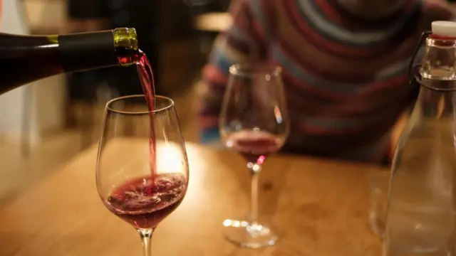 अवैध शराब को लेकर पर्यटकों में जागरूकता की ज़रूरत