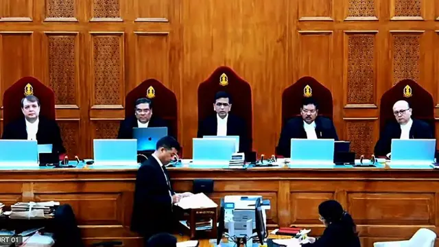 एसबीआई की याचिका पर सुनवाई करने वाले सुप्रीम कोर्ट के जज