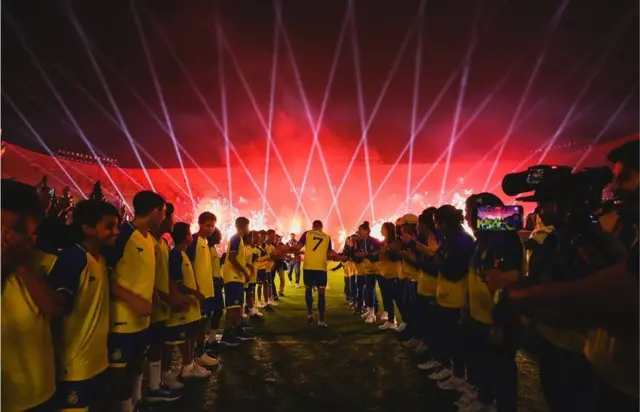 مراسم معارفه رونالدو در ورزشگاه مرصول پارک ریاض عربستان با هواداران النصر 