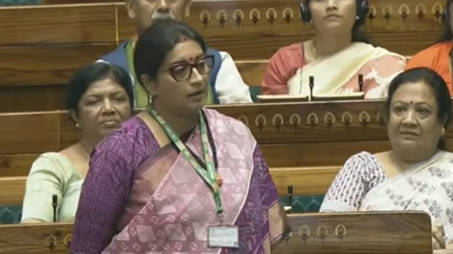 स्मृती ईराणी