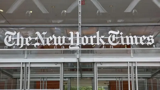 குறிப்பாக, வளைகுடா நாடுகளைத் தவிர்த்து, சுமார் 2,200 திரையரங்குகள் மற்றும் 3,000 திரைகளில் திரையிடப்பட்ட இந்தப் படம், இன்றுவரை வெளிநாடுகளில் மிக அதிக அளவில் வெளியிடப்பட்ட ஒரு இந்தித் திரைப்படம் என்ற சாதனையை நிகழ்த்தியது.
