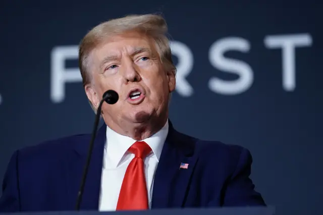 الرئيس الأمريكي دونالد ترامب.