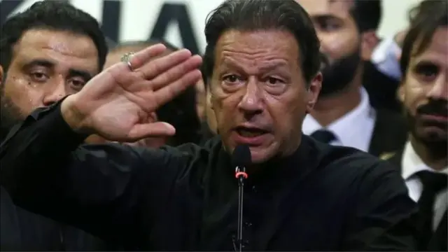 பாகிஸ்தான் அரசியல் - இம்ரான் கான்