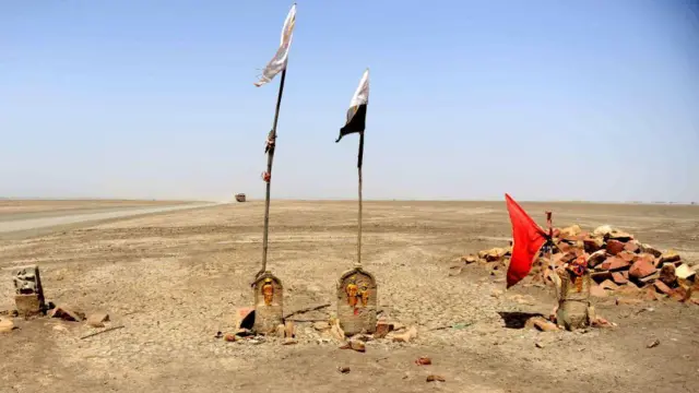 કચ્છનું રણ, કચ્છનું નાનું રણ, ખારાઘોડા, ગુજરાતની ભૂગોળ, કચ્છનો ઇતિહાસ, કચ્છના રણમાં ભૂલા પડવું, અગરિયા, બીબીસી ગુજરાતી, કચ્છ, સફેદ રણ, મીઠાનું ઉત્પાદન, ગુજરાત