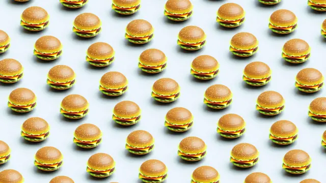 ردیفی از همبرگرها کنار هم