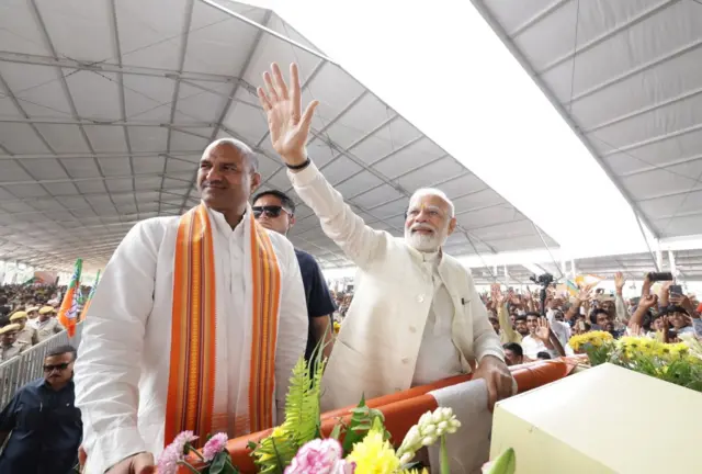 नरेंद्र मोदी राजस्थान की रैली में