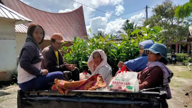 Masyarakat adat Sihaporas