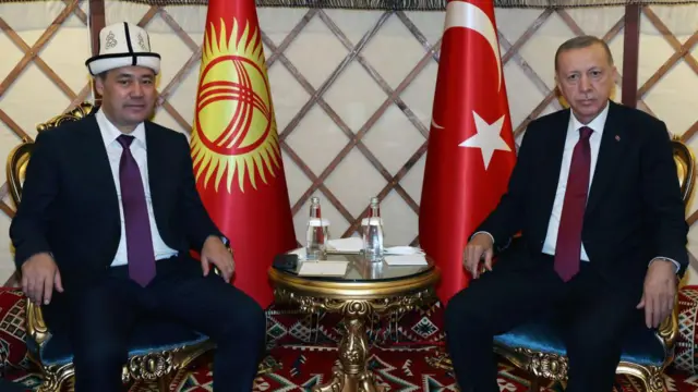 Садыр Жапаров менен Режеп Таййип Эрдогандын жолугушуусу