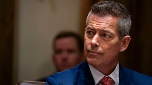 परिवहन मंत्री सीन डफ़ी