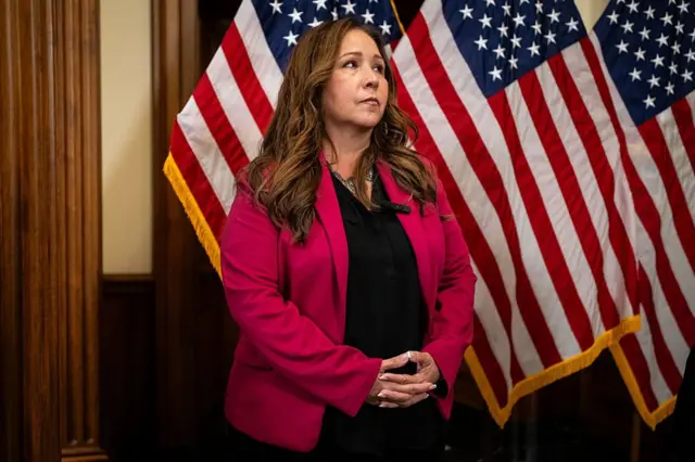 Wybrana na kongresmenkę Adelita Grijalva, demokratka z Arizony, podczas konferencji prasowej w Kapitolu Stanów Zjednoczonych w Waszyngtonie, we wtorek, 21 października 2025 roku.