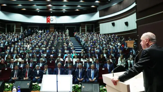 erdoğan akp toplantısında 