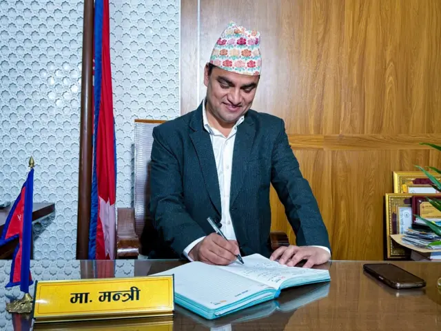 स्वास्थ्यमन्त्री प्रदीप पौडेल