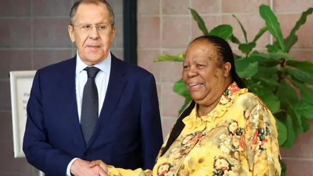 Waziri wa mambo ya nje wa Afrika Kusini Nalida Pandor aliandaa ziara ya waziri mwenzake wa Urusi Sergei Lavrov mwezi Januari