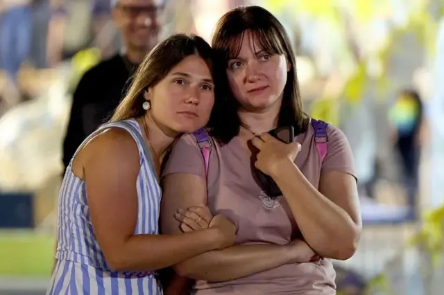 तेल अवीव येथील आंदोलनात लोकांनी इस्रायली ओलिसांचे मृतदेह तात्काळ परत करण्याची मागणी केली.