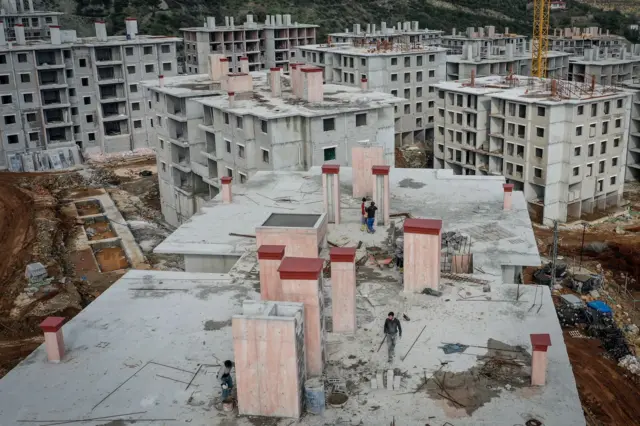 Depremzedelere kira yardımı kesildi, tepkiler sürüyor: 'Yoklukla mücadele ediyorlar'