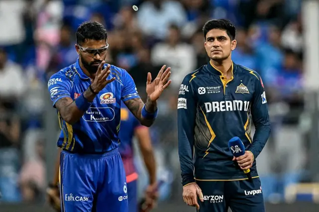 மும்பை இந்தியன்ஸ், குஜராத் டைட்டன்ஸ்