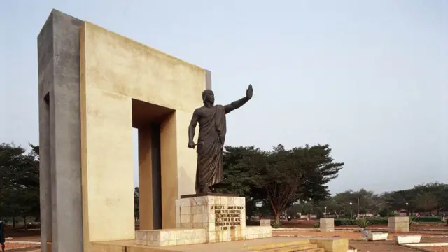 Monument dédié au roi Béhanzin à Goho à Abomey au Bénin.