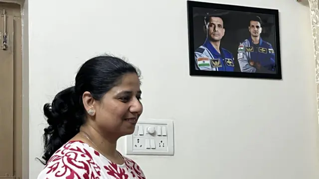 शुभांशु शुक्ला की बहन शुचि मिश्रा की तस्वीर
