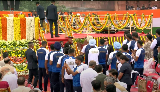 ਪ੍ਰਧਾਨ ਮੰਤਰੀ ਦੇ ਸੰਬੋਧਨ ਤੋਂ ਬਾਅਦ ਓਲੰਪਿਕ ਤੋਂ ਪਰਤੇ ਭਾਰਤੀ ਖਿਡਾਰੀ