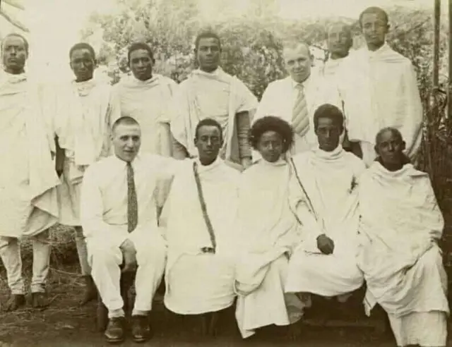 Suura cidha Luba Dafaa Jammoofi Adde Qanaatuu Karoorsaa