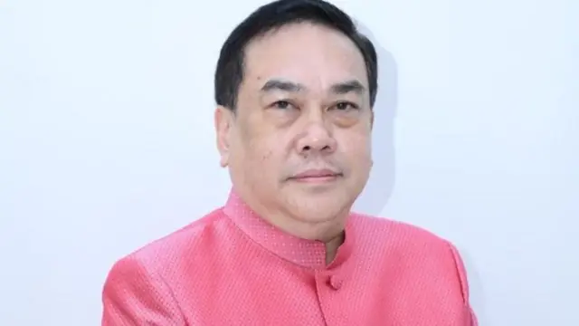 นายอุปกิต ปาจรียางกูร สมาชิกวุฒิสภา (ส.ว.) ตกเป็นข่าวใหญ่ในช่วงกลางเดือนกันยายน หลังถูกระบุว่ามีสายสัมพันธ์ทางธุรกิจกับนายตุน มิน ลัต ชาวเมียนมาที่ถูกตำรวจไทยจับเรื่องในเรื่องเกี่ยวข้องกับการค้ายาเสพติดและฟอกเงิน