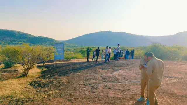 બરડો ડુંગર, બરડા જંગલસફારી, ગુજરાત, એશિયાઈ સિંહો, ગુજરાત વનવિભાગ, સિંહદર્શન, ટુરિઝમ, ઇકો-ટુરિઝમ, બીબીસી ગુજરાતી 