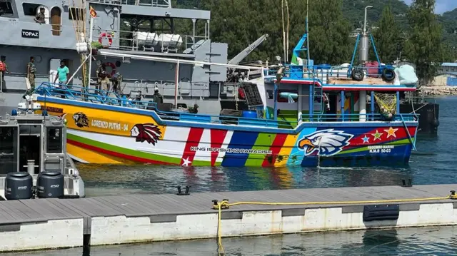 සීෂෙල්ස් වෙත ළඟා වූ ලොරොන්සෝ පූතා 4 යාත්‍රාව 