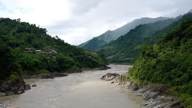 सियांग नदी